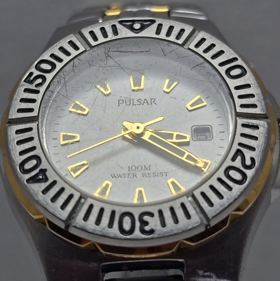Womens Pulsar VX82-X310 Diver Style Date Watch Gold Silver Two Toned New Battery - Picture 4 of 11